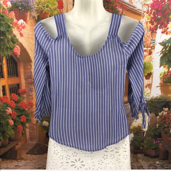 NWT🦋Good Luck Gem Ties Cold Shoulder Top🦋 - Picture 3 of 7